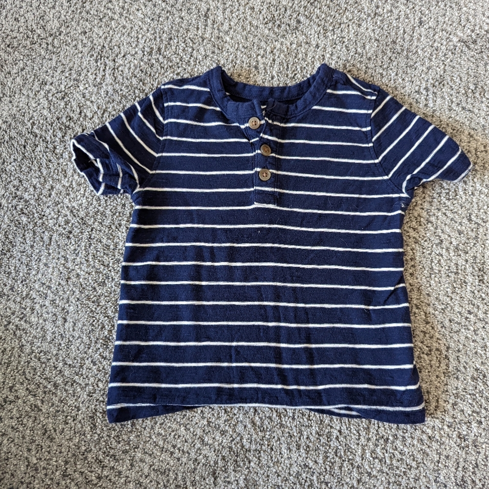 Old navy boys tshirt